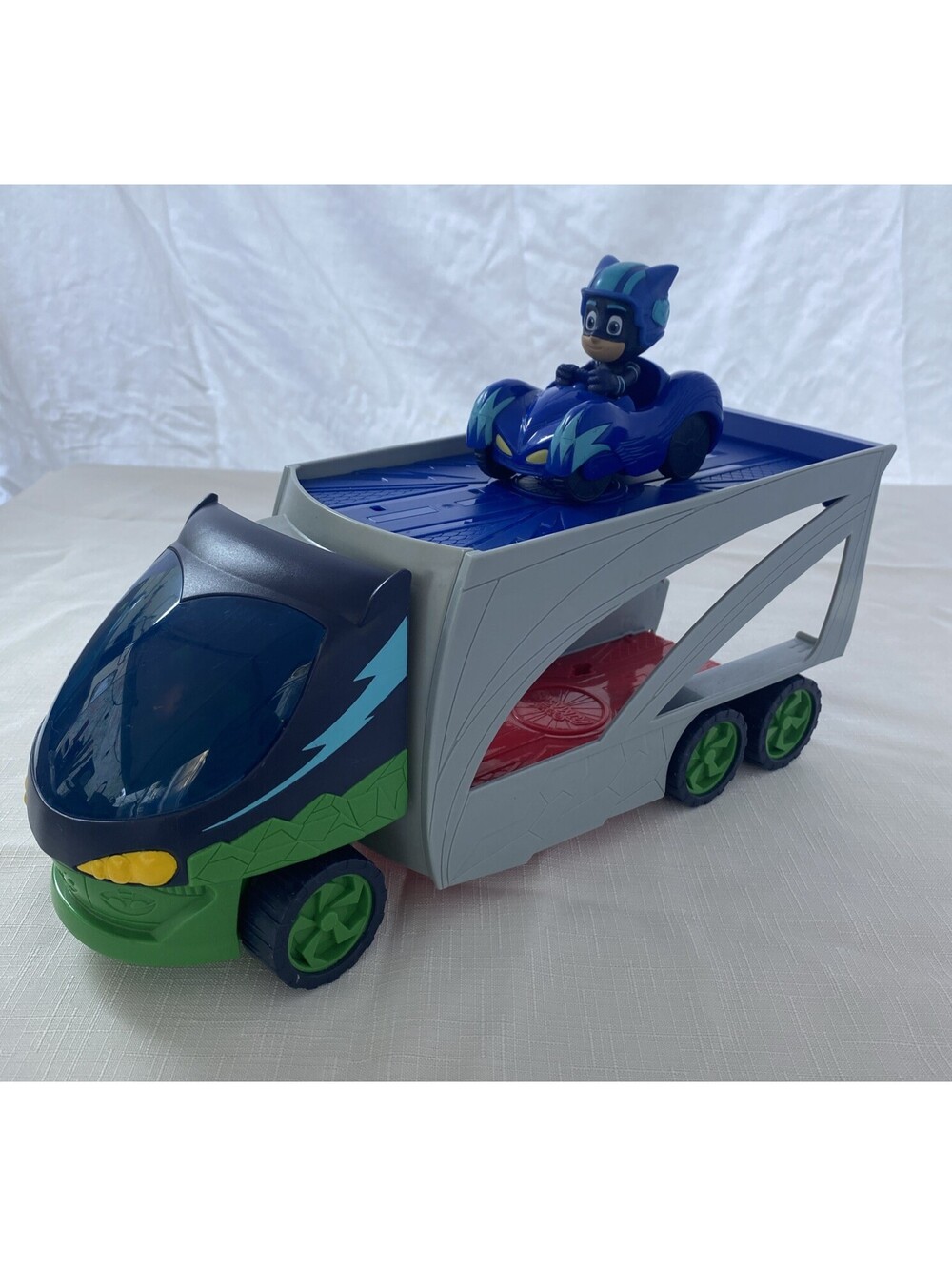PJ Masks Car Hauler Truck 12.5” Double Level Carrier With Toy Car